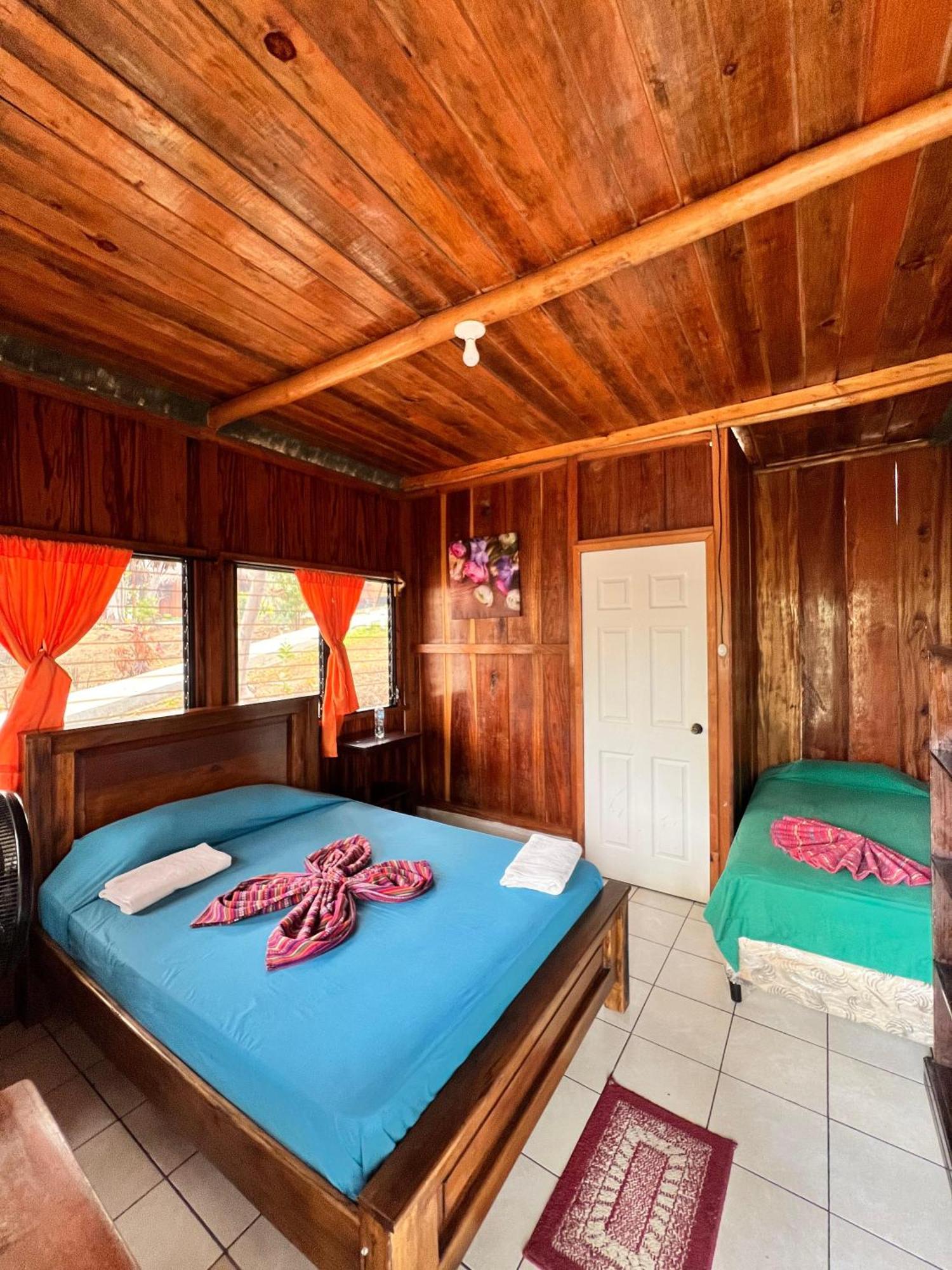 Albergue Oasis The Traveler Lanquín Exterior foto