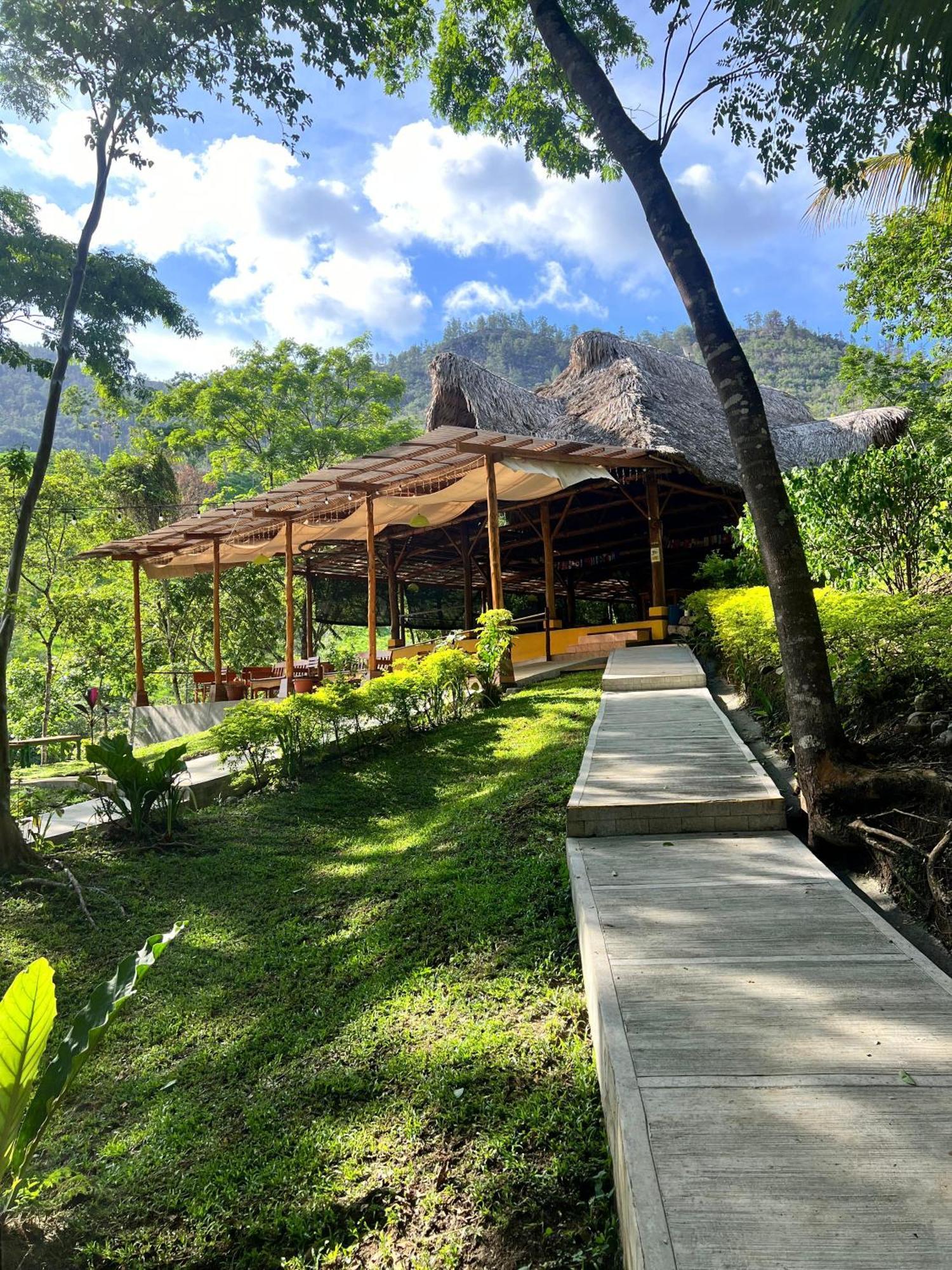 Albergue Oasis The Traveler Lanquín Exterior foto