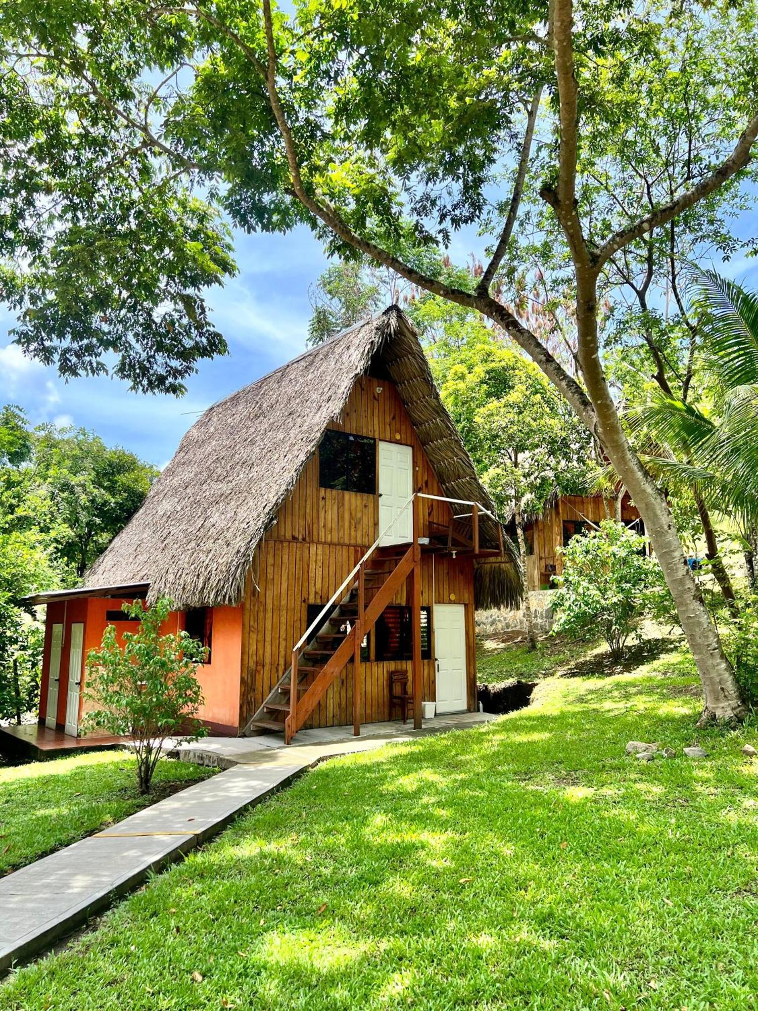 Albergue Oasis The Traveler Lanquín Exterior foto
