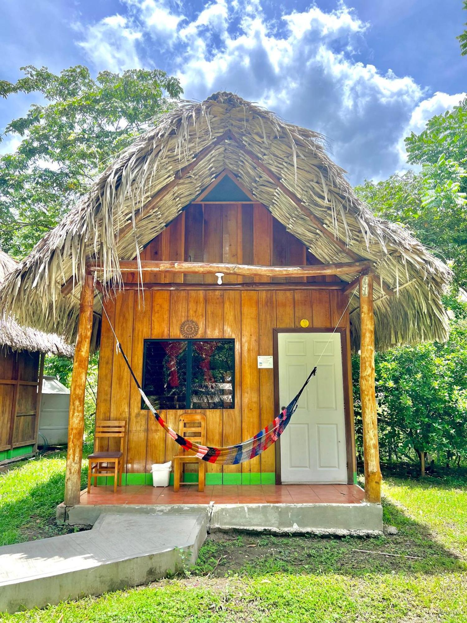 Albergue Oasis The Traveler Lanquín Exterior foto