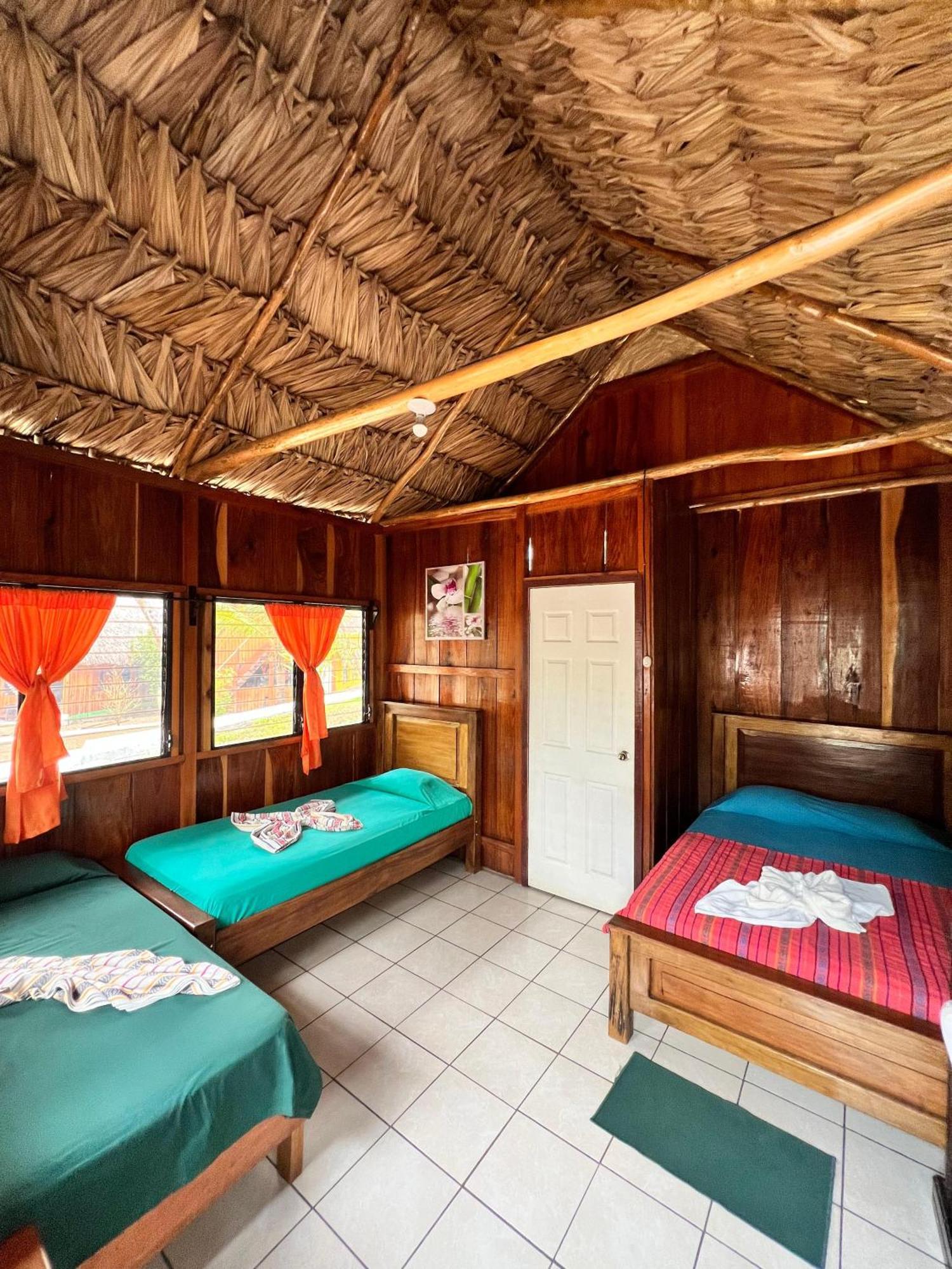 Albergue Oasis The Traveler Lanquín Exterior foto