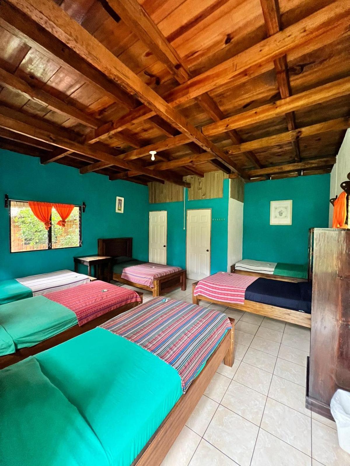 Albergue Oasis The Traveler Lanquín Exterior foto