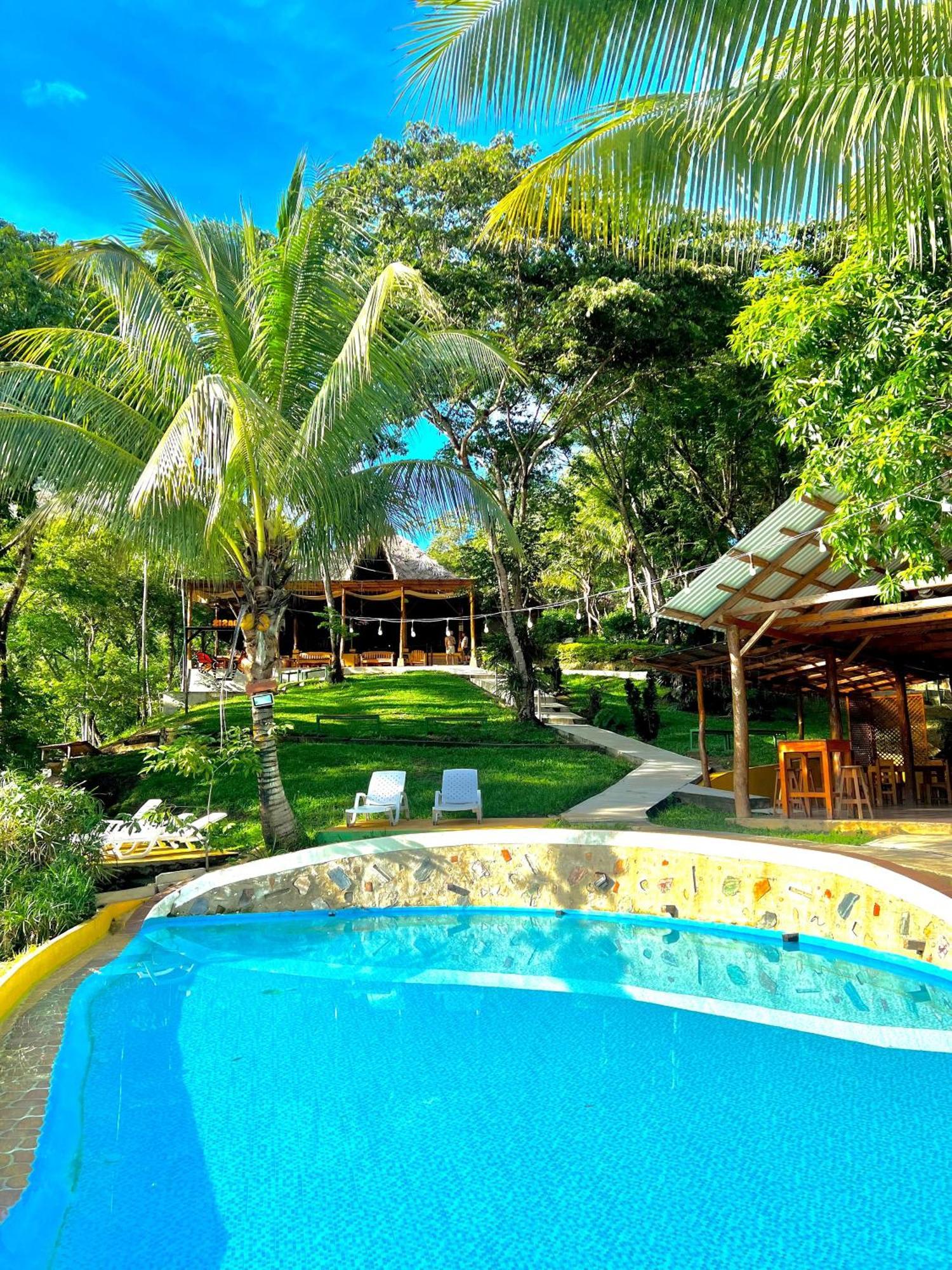 Albergue Oasis The Traveler Lanquín Exterior foto