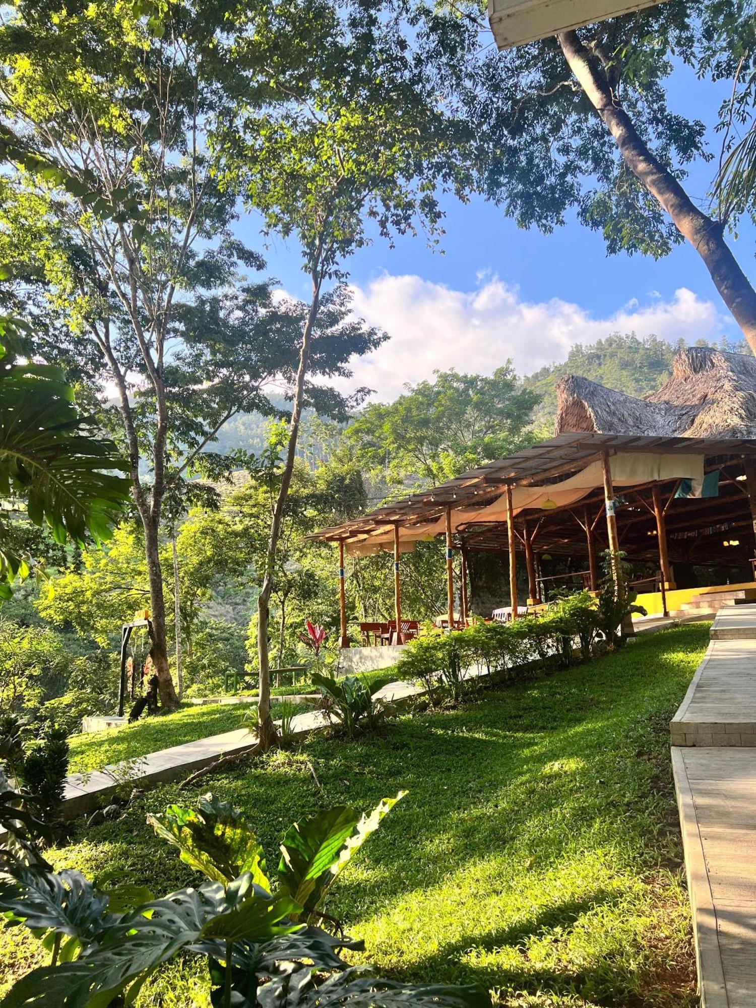Albergue Oasis The Traveler Lanquín Exterior foto