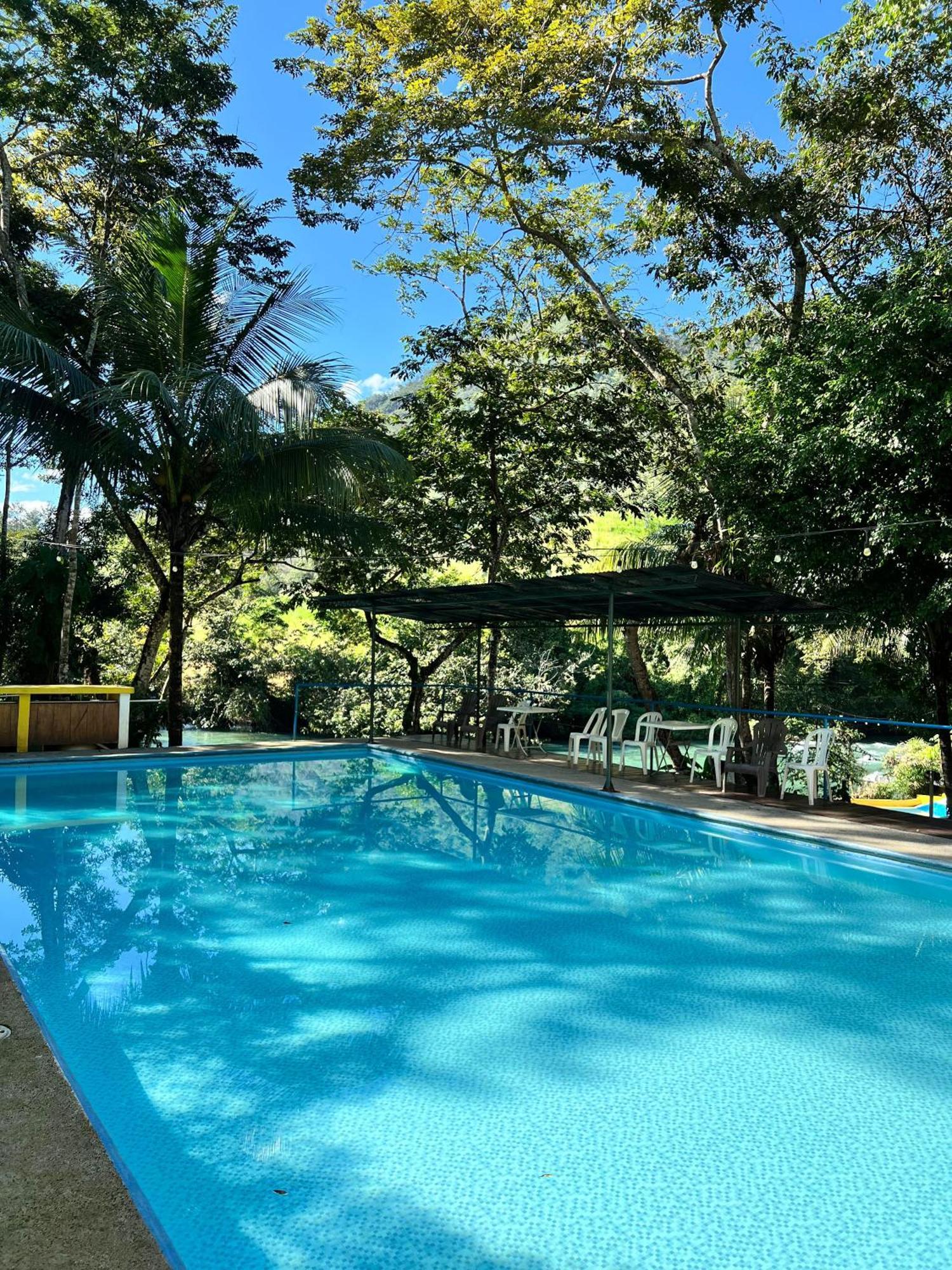 Albergue Oasis The Traveler Lanquín Exterior foto
