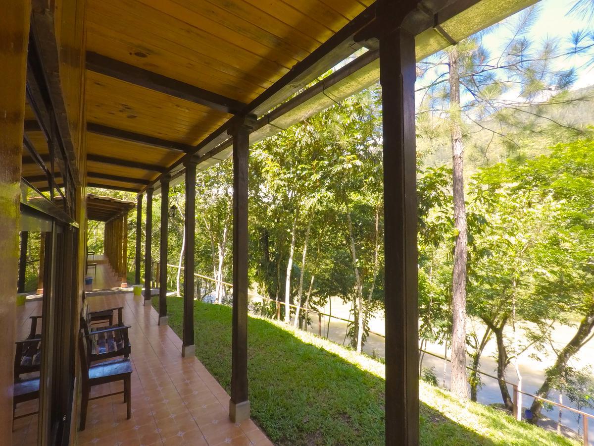 Albergue Oasis The Traveler Lanquín Exterior foto