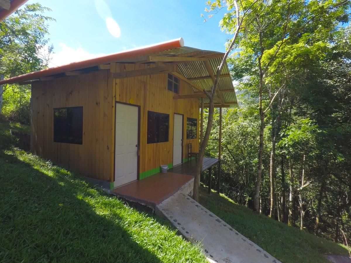 Albergue Oasis The Traveler Lanquín Exterior foto