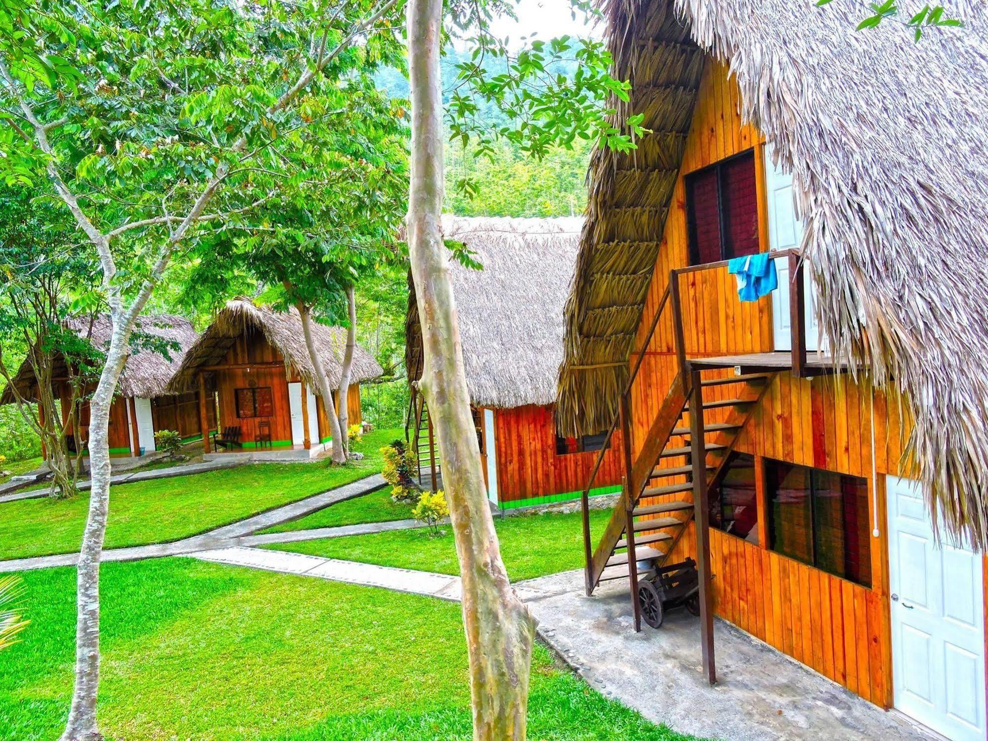 Albergue Oasis The Traveler Lanquín Exterior foto