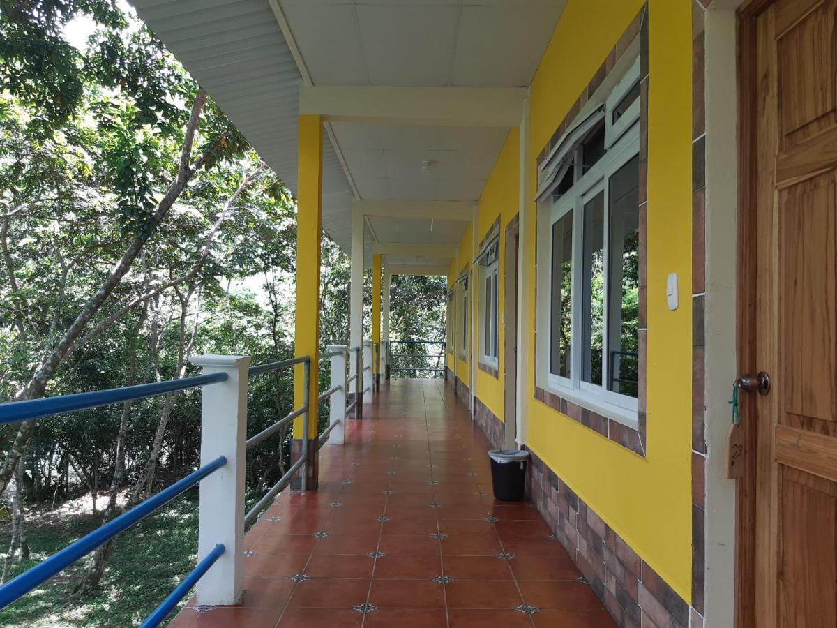 Albergue Oasis The Traveler Lanquín Exterior foto